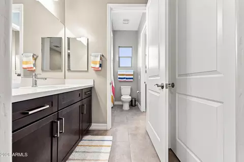 Entry Way - 3409 E Cashman Dr, Phoenix, AZ 85050 photo 4 of 4
