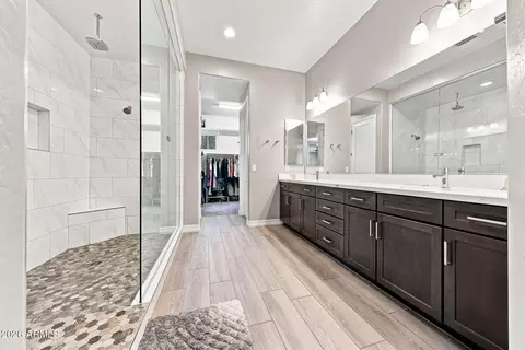 Bath - 3409 E Cashman Dr, Phoenix, AZ 85050 photo 3 of 5