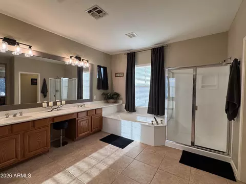 Bath - 320 W Leah Ave, Gilbert, AZ 85233 photo 4 of 10