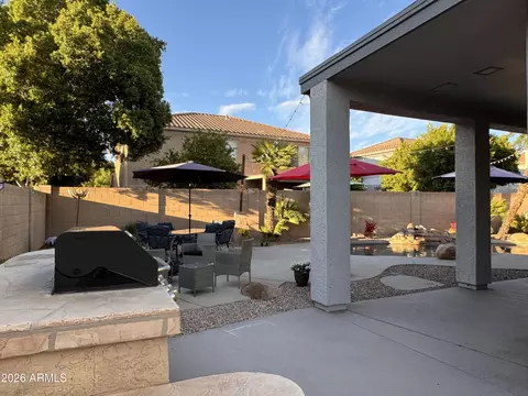 Exterior - 320 W Leah Ave, Gilbert, AZ 85233 photo 8 of 10