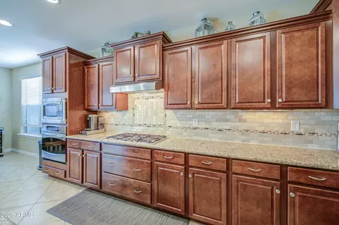Kitchen - 2471 E Crescent Way, Gilbert, AZ 85298 photo 4 of 5