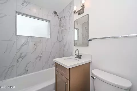 Bath - 9822 N 4th Ave, Phoenix, AZ 85021 photo 1 of 1