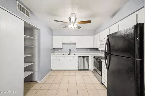 Kitchen - 2151 N Meridian Rd #33, Apache Junction, AZ 85120 photo 1 of 2
