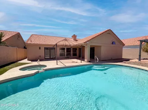 Exterior - 3906 E Amberwood Dr, Phoenix, AZ 85048 photo 2 of 6