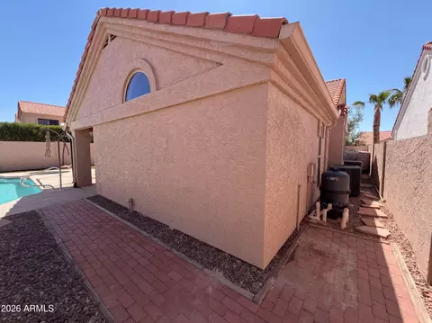 Exterior - 3906 E Amberwood Dr, Phoenix, AZ 85048 photo 5 of 6