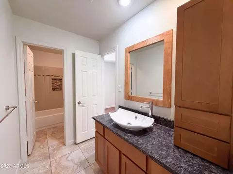 Bath - 3906 E Amberwood Dr, Phoenix, AZ 85048 photo 3 of 4