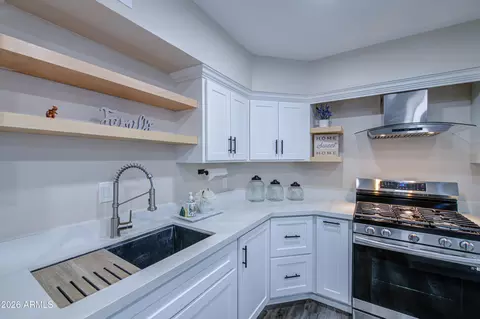 Kitchen - 301 N 87th St, Mesa, AZ 85207 photo 4 of 10