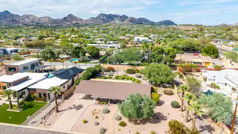 View/Area - 4340 E Vermont Ave, Phoenix, AZ 85018 photo 12 of 15