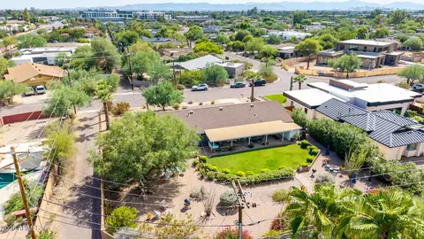View/Area - 4340 E Vermont Ave, Phoenix, AZ 85018 photo 3 of 15