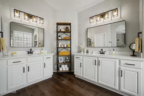 Bath - 10215 E Lakeview Ave, Mesa, AZ 85209 photo 1 of 5