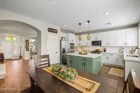 Kitchen - 10215 E Lakeview Ave, Mesa, AZ 85209 photo 1 of 8