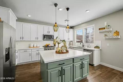 Kitchen - 10215 E Lakeview Ave, Mesa, AZ 85209 photo 4 of 8