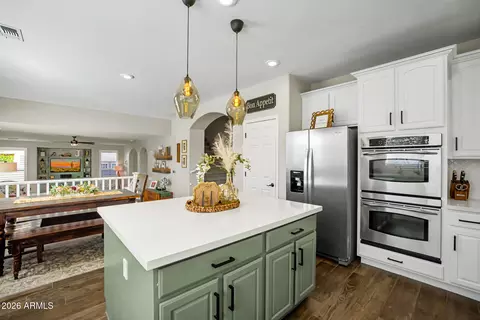 Kitchen - 10215 E Lakeview Ave, Mesa, AZ 85209 photo 2 of 8