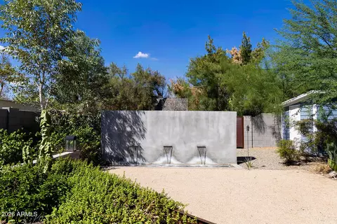 Exterior - 1244 E Palm Ln, Phoenix, AZ 85006 photo 5 of 9