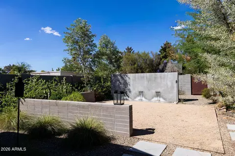 Exterior - 1244 E Palm Ln, Phoenix, AZ 85006 photo 4 of 9