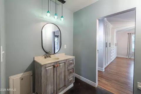 Bath - 1244 E Palm Ln, Phoenix, AZ 85006 photo 5 of 13
