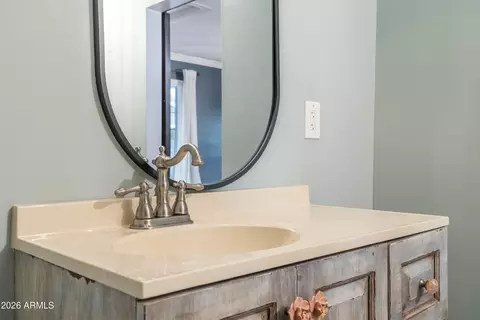 Bath - 1244 E Palm Ln, Phoenix, AZ 85006 photo 6 of 13