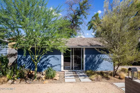 Exterior - 1244 E Palm Ln, Phoenix, AZ 85006 photo 7 of 9
