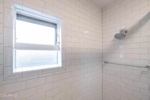 Bath - 1244 E Palm Ln, Phoenix, AZ 85006 photo 2 of 13