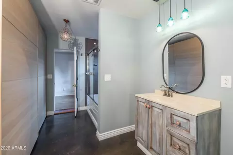 Bath - 1244 E Palm Ln, Phoenix, AZ 85006 photo 4 of 13
