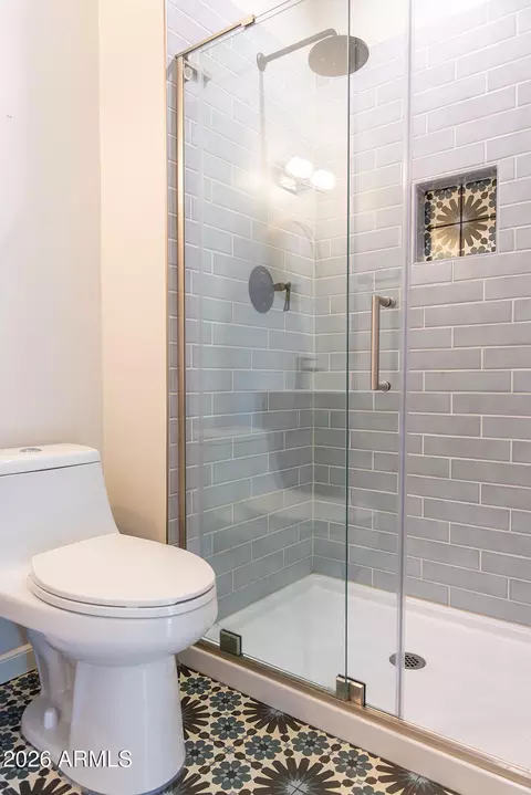 Bath - 1244 E Palm Ln, Phoenix, AZ 85006 photo 10 of 13