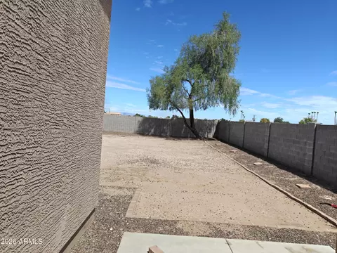 Exterior - 932 W Carter Rd, Phoenix, AZ 85041 photo 3 of 3