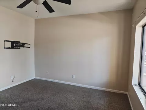 Living - 932 W Carter Rd, Phoenix, AZ 85041 photo 1 of 4