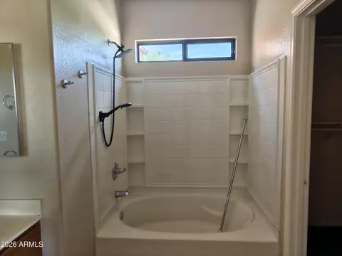Bath - 932 W Carter Rd, Phoenix, AZ 85041 photo 2 of 2