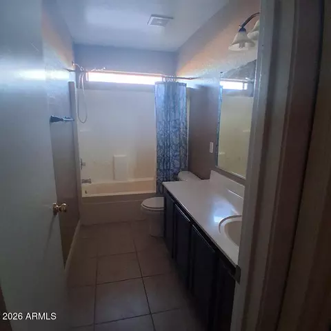 Bath - 6513 W Riva Rd, Phoenix, AZ 85043 photo 3 of 3