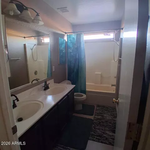 Bath - 6513 W Riva Rd, Phoenix, AZ 85043 photo 2 of 3