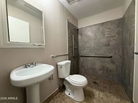 Bath - 6301 W Earll Dr, Phoenix, AZ 85033 photo 1 of 6