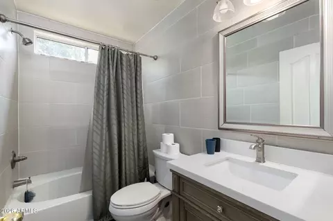 Bath - 4139 E Windsor Dr, Gilbert, AZ 85296 photo 2 of 2
