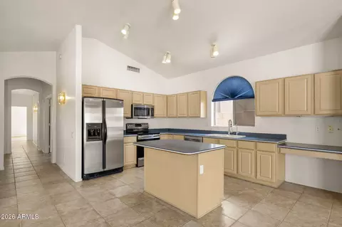 Kitchen - 1726 E Ross Ave, Phoenix, AZ 85024 photo 3 of 4