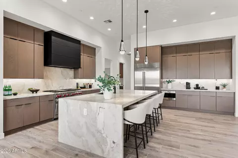 Kitchen - 1644 E Creek Canyon Rd, Phoenix, AZ 85086 photo 5 of 6