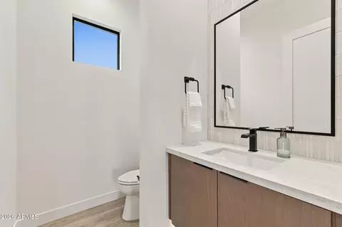 Bath - 1644 E Creek Canyon Rd, Phoenix, AZ 85086 photo 1 of 11