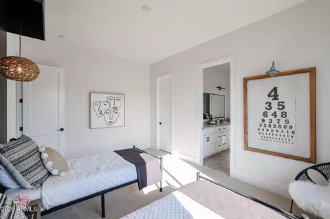 Bedroom - 1644 E Creek Canyon Rd, Phoenix, AZ 85086 photo 6 of 9