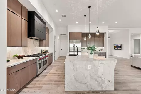 Kitchen - 1644 E Creek Canyon Rd, Phoenix, AZ 85086 photo 6 of 6