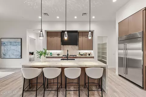 Kitchen - 1644 E Creek Canyon Rd, Phoenix, AZ 85086 photo 4 of 6