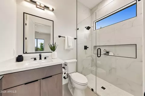 Bath - 1644 E Creek Canyon Rd, Phoenix, AZ 85086 photo 7 of 11