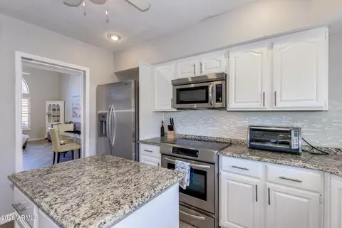 Kitchen - 1231 E Grandview St, Mesa, AZ 85203 photo 3 of 5