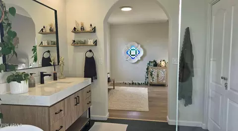 Bath - 4932 E Greasewood St, Apache Junction, AZ 85119 photo 4 of 5