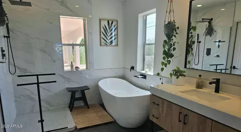 Bath - 4932 E Greasewood St, Apache Junction, AZ 85119 photo 2 of 5