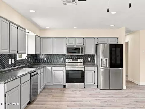 Kitchen - 809 E Frontier St, Payson, AZ 85541 photo 2 of 3