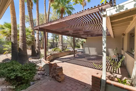 Exterior - 4140 E San Miguel Ave, Phoenix, AZ 85018 photo 2 of 5