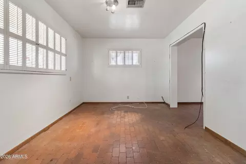 Living - 4140 E San Miguel Ave, Phoenix, AZ 85018 photo 4 of 9
