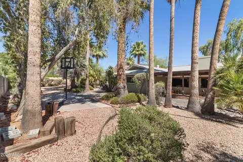 Exterior - 4140 E San Miguel Ave, Phoenix, AZ 85018 photo 4 of 5