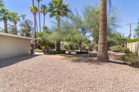 Exterior - 4140 E San Miguel Ave, Phoenix, AZ 85018 photo 5 of 5