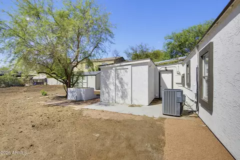 Exterior - 2241 W Morten Ave, Phoenix, AZ 85021 photo 8 of 9