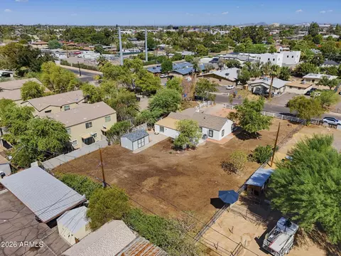 View/Area - 2241 W Morten Ave, Phoenix, AZ 85021 photo 6 of 8