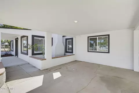 Exterior - 2241 W Morten Ave, Phoenix, AZ 85021 photo 4 of 9